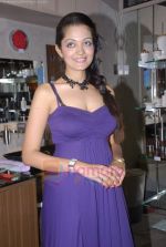 Sheena Chohan at Ira Dubey_s store launch in Chowpatty, Mumbai on 9th Aug 2011 (22).JPG